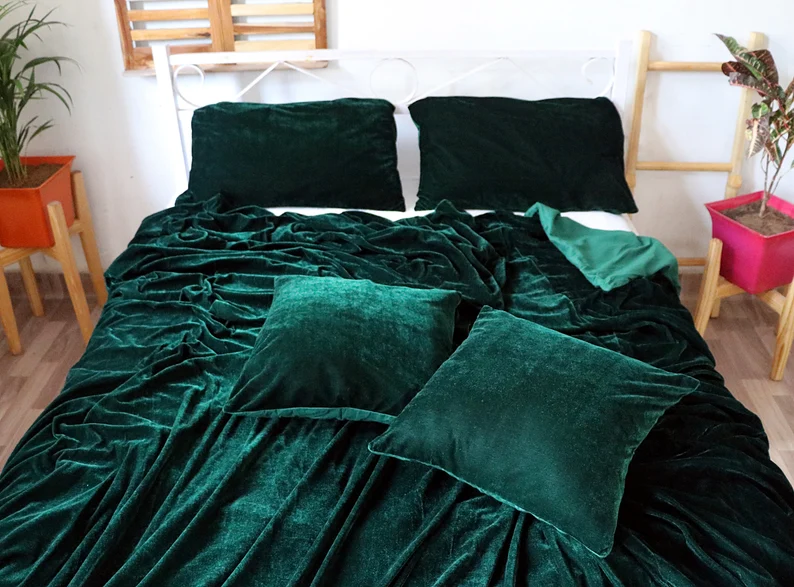 Luxurious Emerald Green Velvet Duvet Set: Twin, Queen, and King Sizes